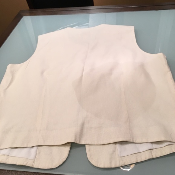 Vintage vest with black scroll design - Picture 4 of 7